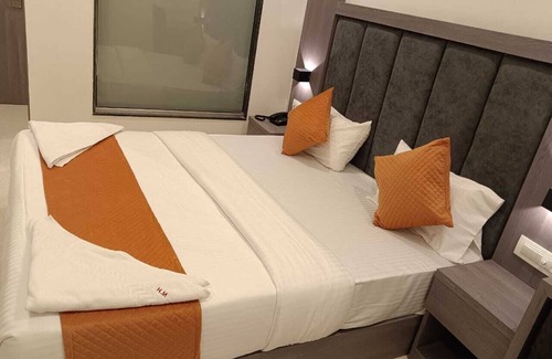 Dahisar East Hotel | Hotel Metro Inn