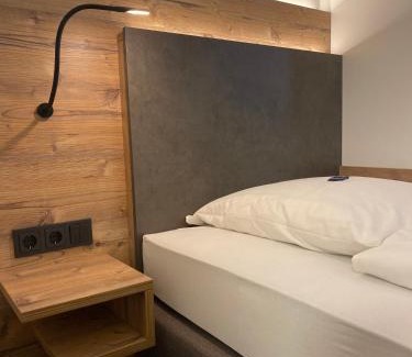 Saarn Hotel | Hotel Mintarder Wasserbahnhof