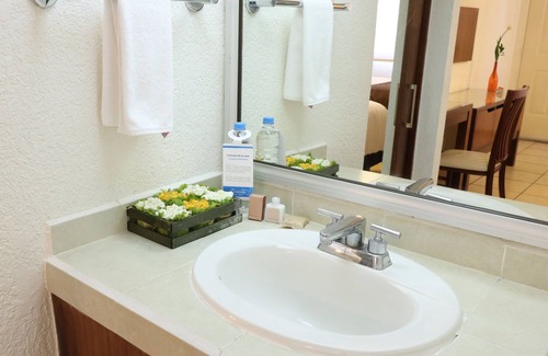 Saltillo Hotel | Hotel Misión Express Saltillo