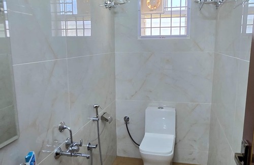 Chennai Hotel | Hotel NJ RESIDENCY NEAR DLF IT PARK, RMZ SOFTWARE PARK, L&T ECC, CHENNAI TRADE CENTRE & MIOT