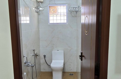 Chennai Hotel | Hotel NJ RESIDENCY NEAR DLF IT PARK, RMZ SOFTWARE PARK, L&T ECC, CHENNAI TRADE CENTRE & MIOT