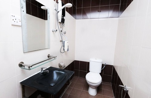 Bangi Sentral Hotel | Super OYO 707 Ayuni Hotel