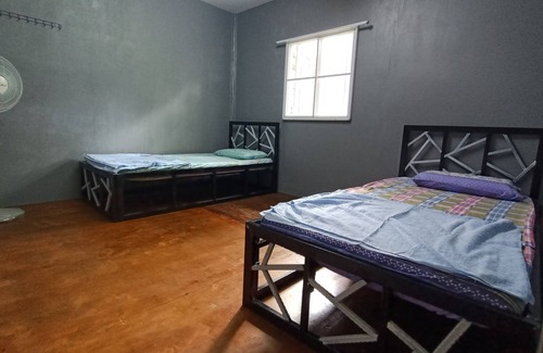 Downtown Kota Kinabalu Casa | OYO Home 90491 Flinstone Lodge