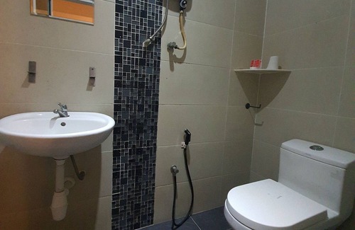 Kuala Lumpur Hotel | Spot ON 90500 Sri Rampai Metro Hostel