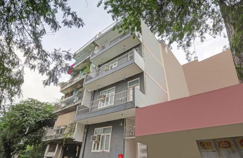 Hauz Khas Village Hotel | Hotel O The Premium Villa