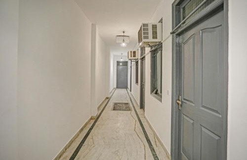 Hauz Khas Village Hotel | Hotel O The Premium Villa