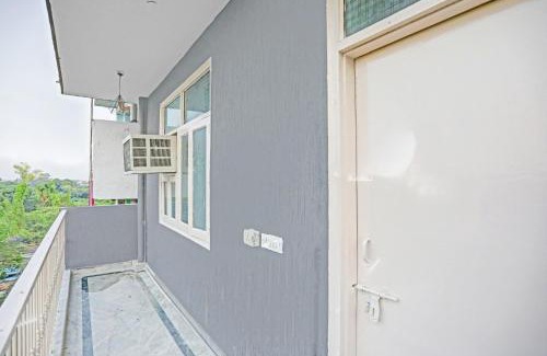 Hauz Khas Village Hotel | Hotel O The Premium Villa