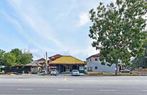 Kampong Raja Hotel | Hotel O Zn Mix Homestay & Roomstay