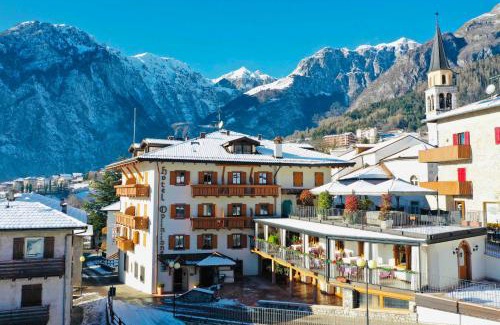 San Lorenzo in Banale Hotel | Hotel Opinione Dimora Storica