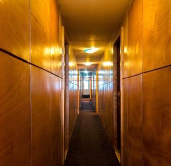 Uzlina Alquiler De Eote | Hotel Plutitor Kingfisher