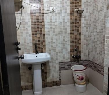 Taj Ganj Hotel | Hotel Prashant Palace