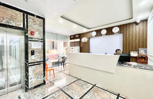 The Mall Road Hotel | Hotel Premium LAXMIVILLAS ! Varanasi, Near Kashi Vishwanath Temple And Railway station, Fully Air conditioned & Spacious Room - Prime Location wifi- Lift and Room Service Facilities, BEST HOTEL IN VARANASI