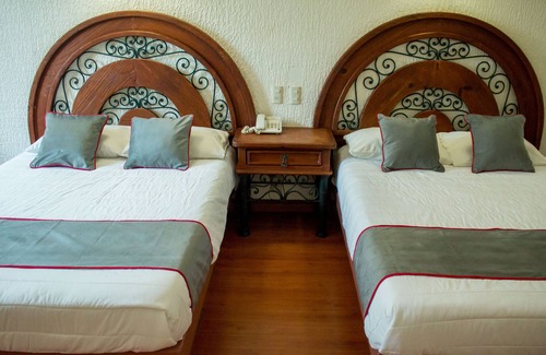 Lázaro Cárdenas Hotel | Hotel Quinta Antigua
