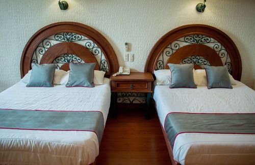 Lázaro Cárdenas Hotel | Hotel Quinta Antigua