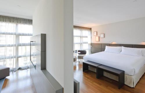Romareda Hotel | Hotel Reina Petronila