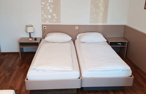 Dormagen Hotel | Hotel Restaurant Knechtstedener Hof