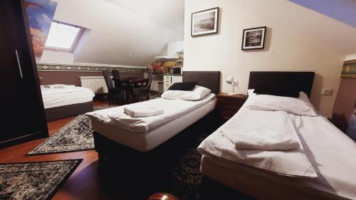 Przemysl Hotel | Hotel Rezydencja Rosa