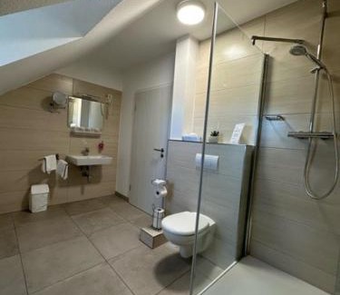 Raisdorf Hotel | Hotel Rosenheim