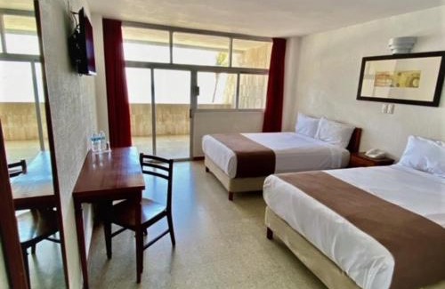 Ricardo Flores Magon Hotel | Hotel Royalty