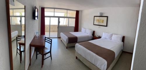 Ricardo Flores Magon Hotel | Hotel Royalty