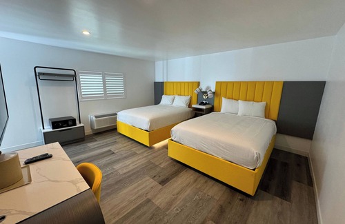 Hollywood Hotel | Hotel Rudra - Hollywood