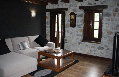 Campomanes Hotel | Hotel Rural El Reundu