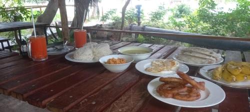 Polonnaruwa Casa | Hotel Sanjana & Restaurant