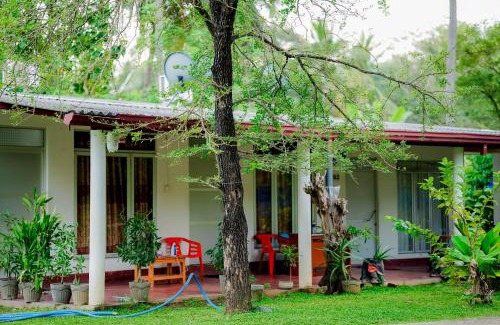 Polonnaruwa Casa | Hotel Sanjana & Restaurant