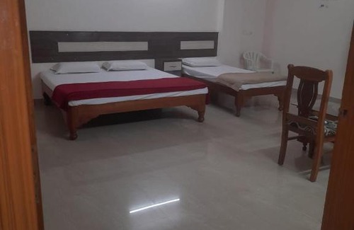 Kurnool Cabina | Hotel SLV Residency A/C