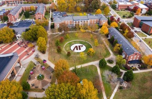 Clarksville Apartamento | Hotel-Style Studio Near APSU & Fort Campbell Queen Bed + Kitchenette + Wifi