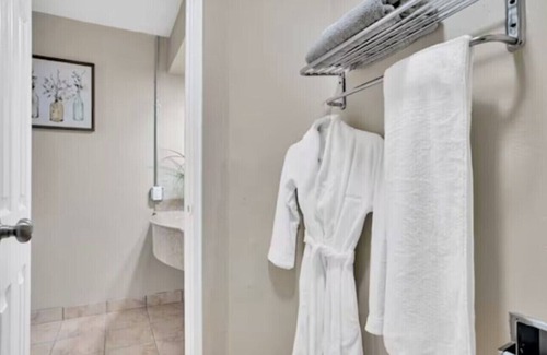 Clarksville Apartamento | Hotel-Style Studio Near APSU & Fort Campbell Queen Bed + Kitchenette + Wifi