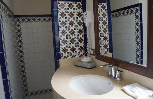 Colina del Sol Hotel | Hotel & Suites El Moro