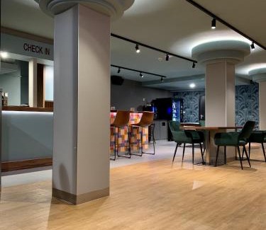 Red Light District Hostal | Hotel The Globe