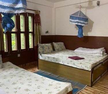 Sauraha Hotel | Hotel Tree Land Lodge and Cottage