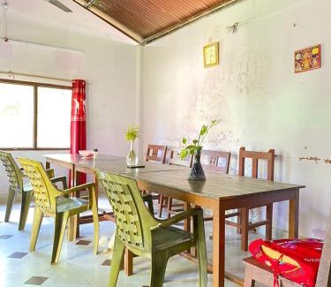 Sauraha Hotel | Hotel Tree Land Lodge and Cottage