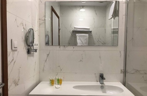 Bir El Djir Hotel | Hotel Vendome Khaled
