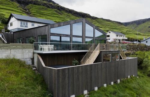 Streymoy Apartamento | Hotel Vík - 3 BR Wellness Townhouses with Sauna, Jacuzzi & Panoramic Views