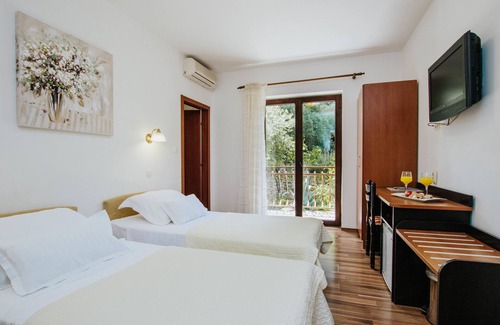 Arbanija Hotel | Hotel Vila Tina