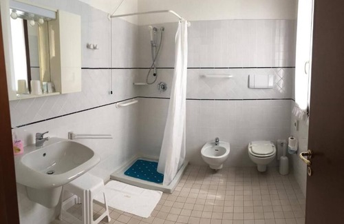 Crespano del Grappa Hotel | Hotel Villa Scalabrini