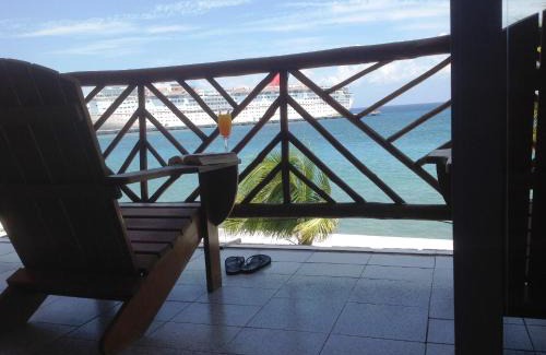 Colonia Centro Hotel | Hotel Vista del Mar with Beach Club access included