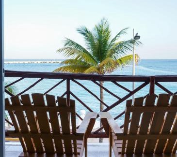 Colonia Centro Hotel | Hotel Vista del Mar with Beach Club access included