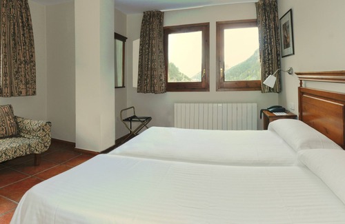 Mas de Ribafeta Hotel | Hotel Xalet Verdú