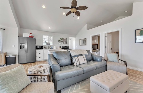 Houghton Lake Complejo | Houghton Lake Sunrise & Sunset: (Sleeps 10 Total!) Two Cottages right on Houghton Lake!