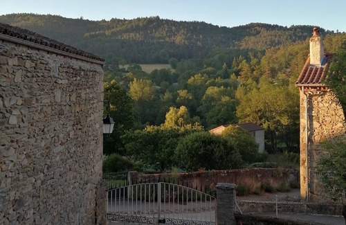 Vieille-Brioude Casa | HOUSE 8-9 people LAVAUDIEU, most beautiful village in France. Pets allowed.