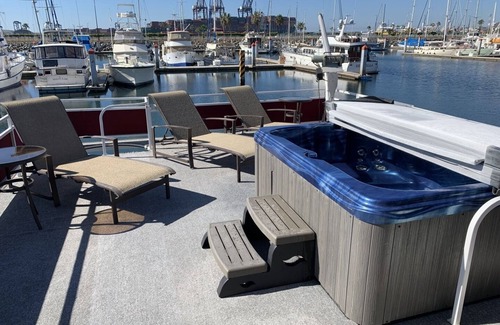 Playa Ensenada Alquiler De Eote | House Boat 6 Bdrm 2 BathRm Jaccuzzi Gated Down Town Ensenada