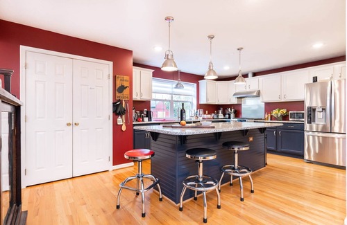 Summit Point Casa | House & Cottage in Summit Point - Wild & Wonderful