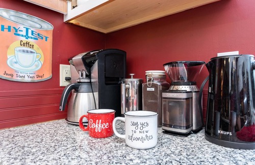 Summit Point Casa | House & Cottage in Summit Point - Wild & Wonderful