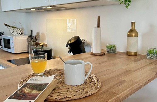 Groix Casa | House for 10 people, ideally located between the landing stage, the village and the beaches.