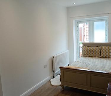 Elm Park Casa | house