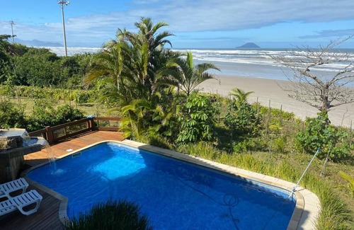 Costa do Sol Casa | Casa en primera línea de mar con 5 suites, piscina, 3 habitaciones, comunidad cerrada